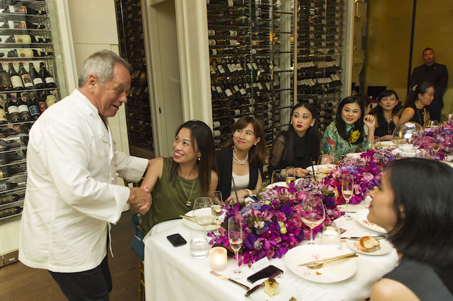 Celebrity Chef Wolfgang Puck made a special appearance during dinner_1