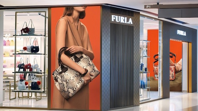 Furla-renovated-store-at-IFC-Hong-Kong-1