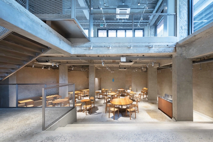 For many customers, the new Blue Bottle Coffee store was a ‘disappointment,’ because of its ‘factory-like design.’ (image: Blue Bottle Coffee Korea, Ltd.)