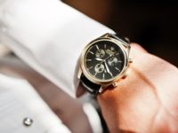 Luxury watchmakers worried about Chinese tourist spending