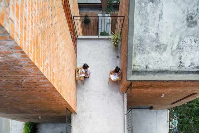 cuckoo-house-tropical-space-vietnam-residential-architecture_dezeen5