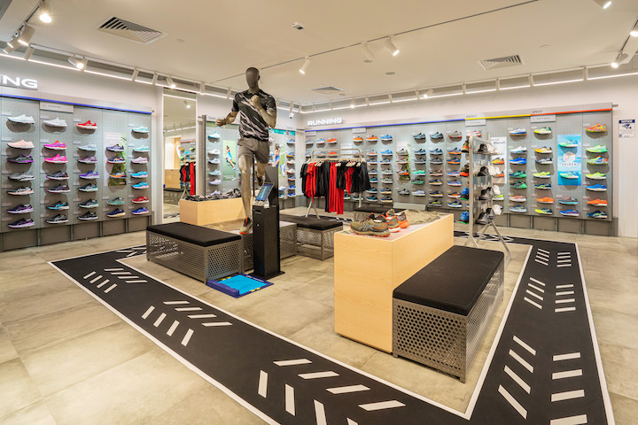 Manga Aguanieve oro Asics debuts new retail concept store in Singapore - Inside Retail