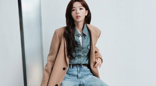 a model in Giordano fall-winter outfit