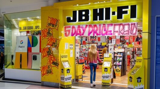 JB Hi-Fi sale storefront.
